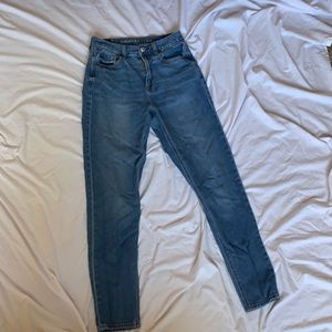 American Eagle mom Jeans